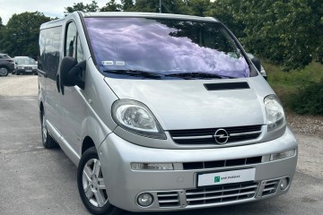 Opel Vivaro kampervan 7 osobowy 3 x klima Westfalia łózko kamper